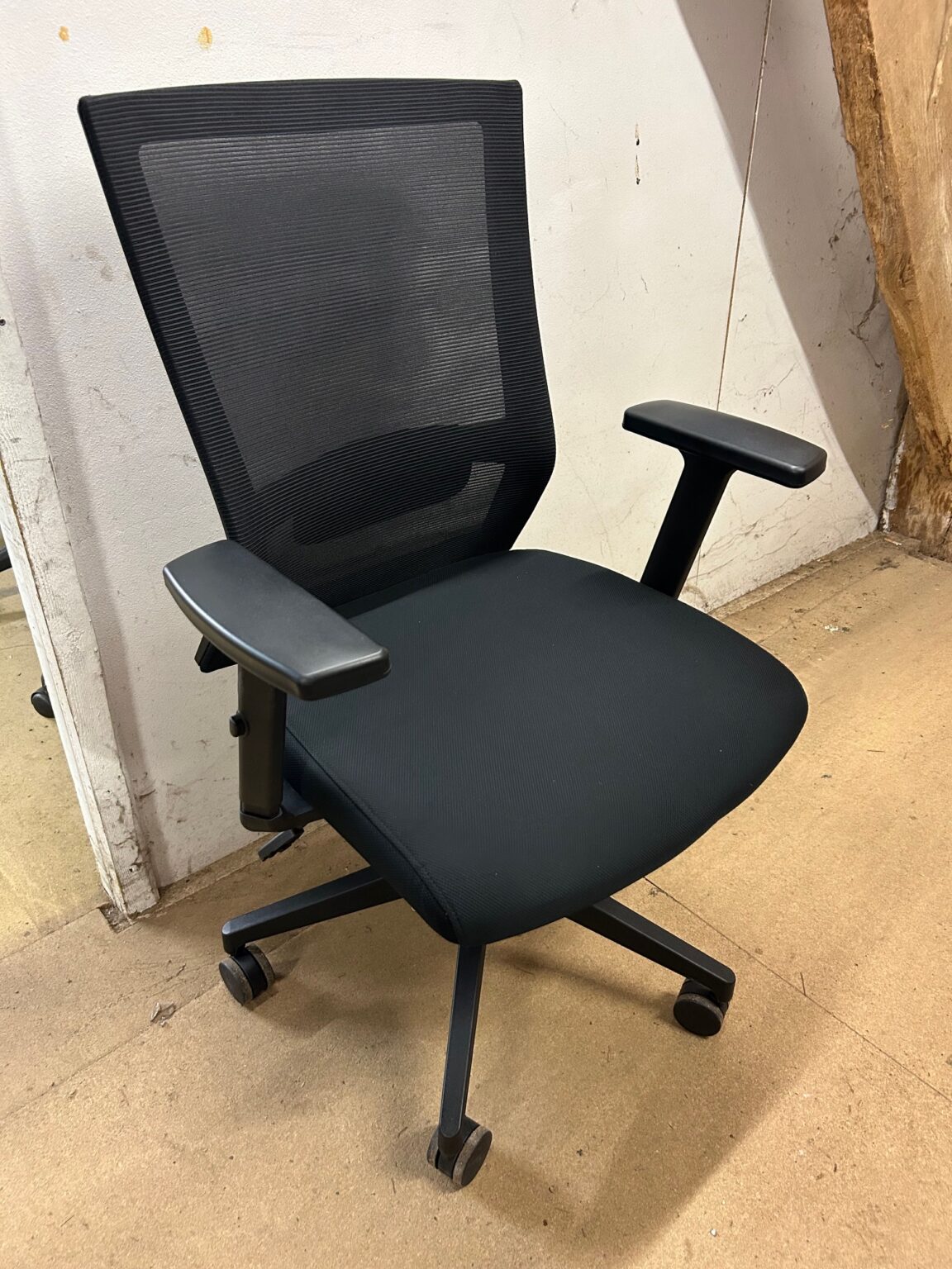 Operator, Task and Mesh Chairs | Surrey Office Supplies